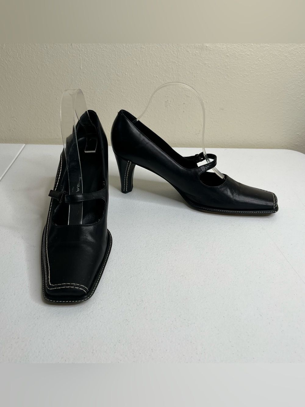 Vtg Y2K Via Spiga Black Leather Mary Jane Heels Square Toe Contrast Stitch 8.5